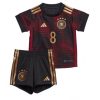 Kids Duitsland Leon Goretzka #8 Uit tenue WK 2022 Korte Mouw (+ Korte broeken)-1
